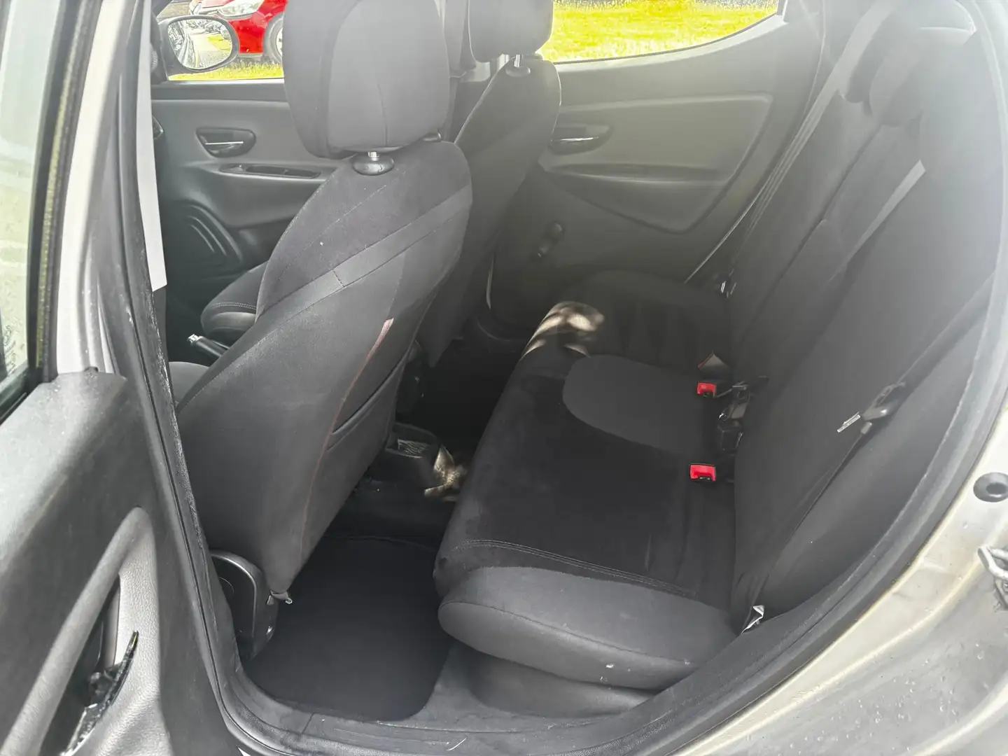 Lancia Ypsilon 1.3 MJT 16V 95 CV 5p. S&S Silver