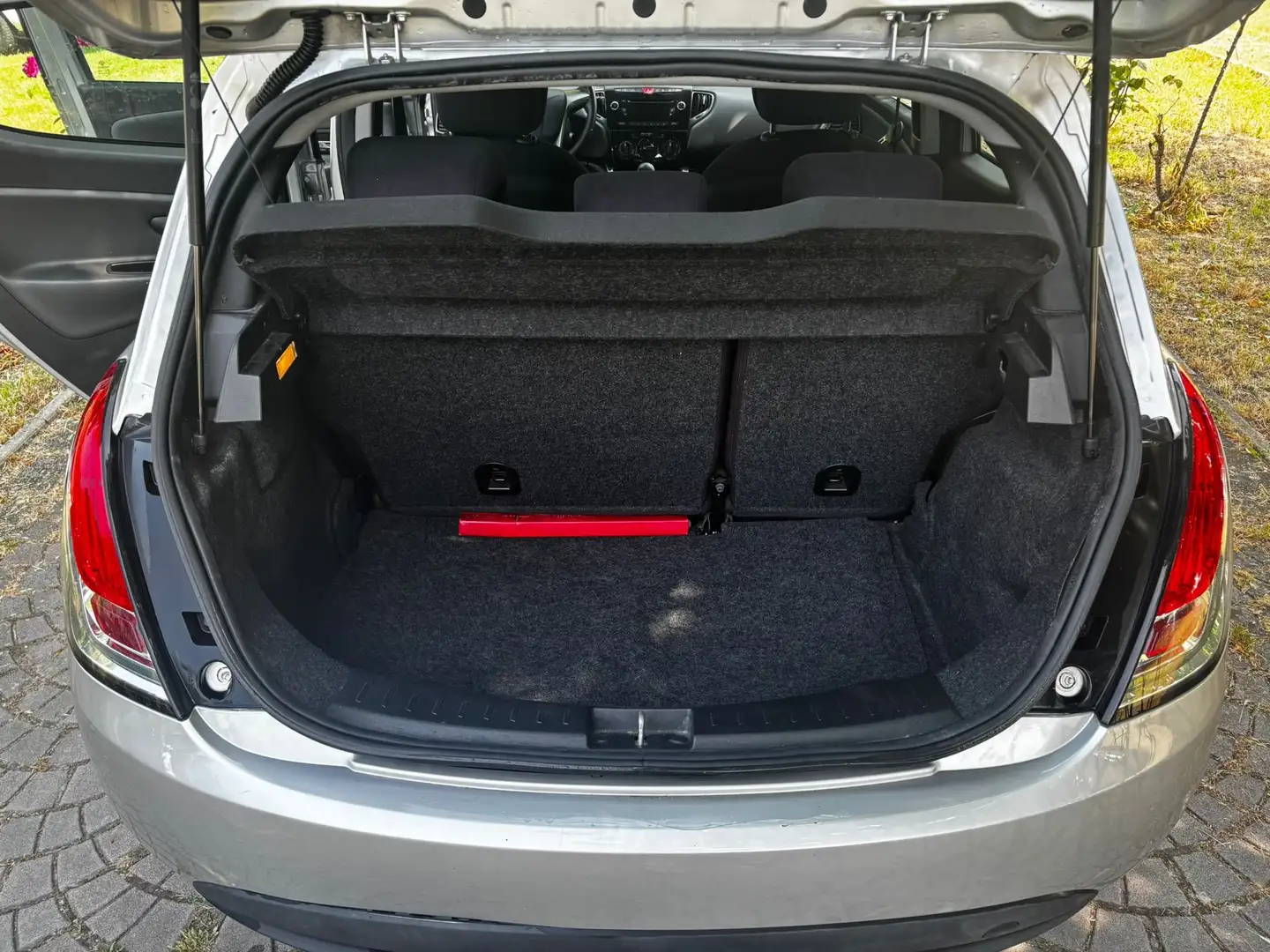 Lancia Ypsilon 1.3 MJT 16V 95 CV 5p. S&S Silver