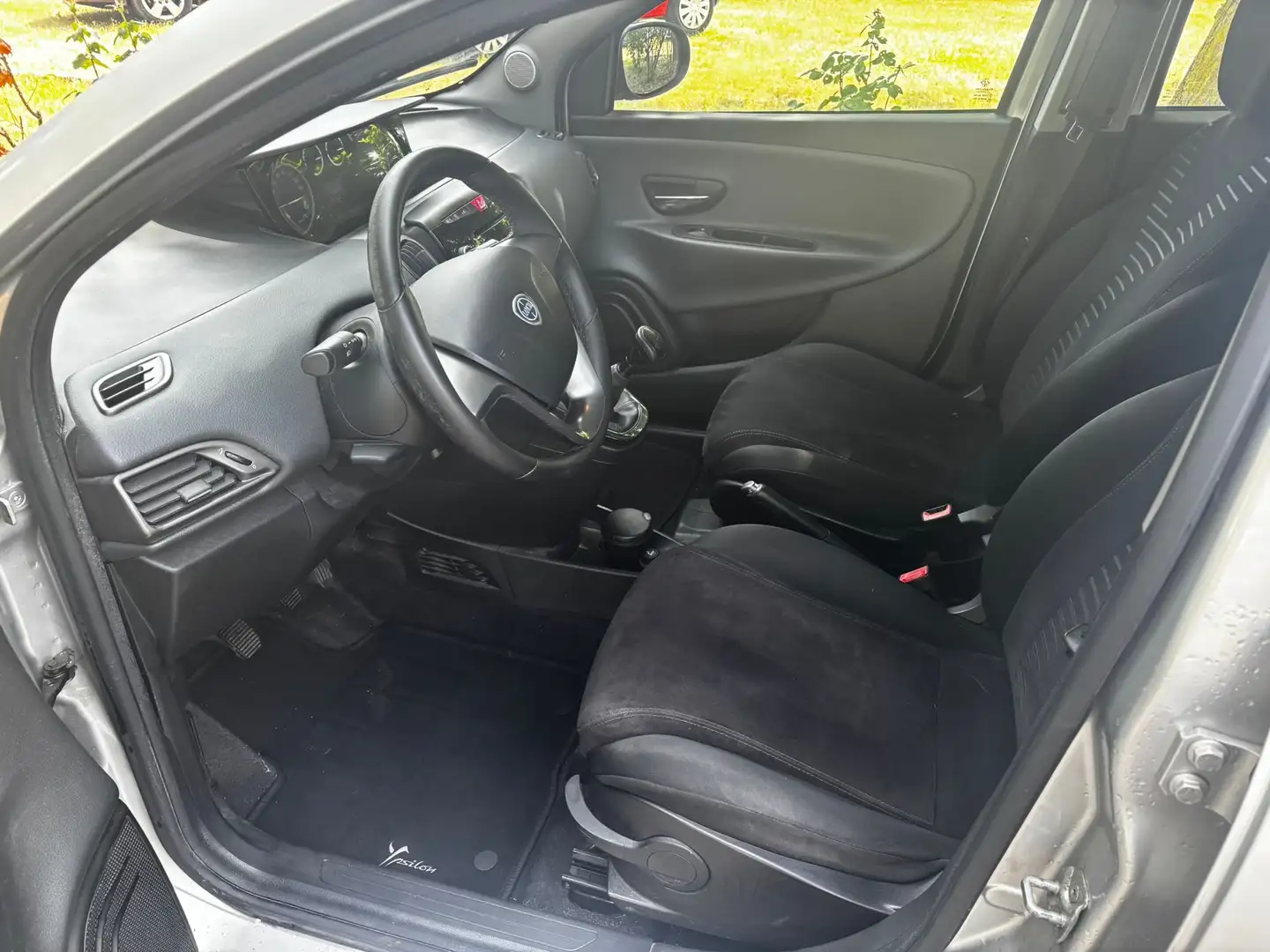 Lancia Ypsilon 1.3 MJT 16V 95 CV 5p. S&S Silver